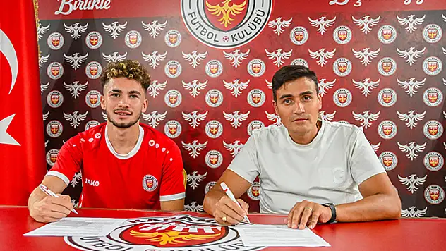 Konyasporlu genç oyuncu Ahmet Karademir Karaman FK'da