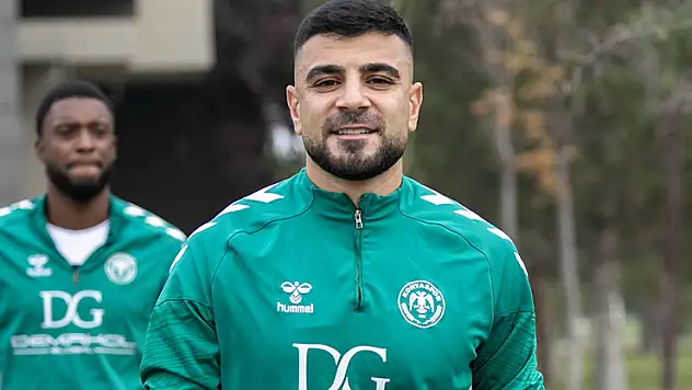 Konyasporlu stoper kararı bekliyor