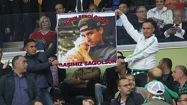 Konyasporlu Taraftarlardan Josef Sural Pankartı!