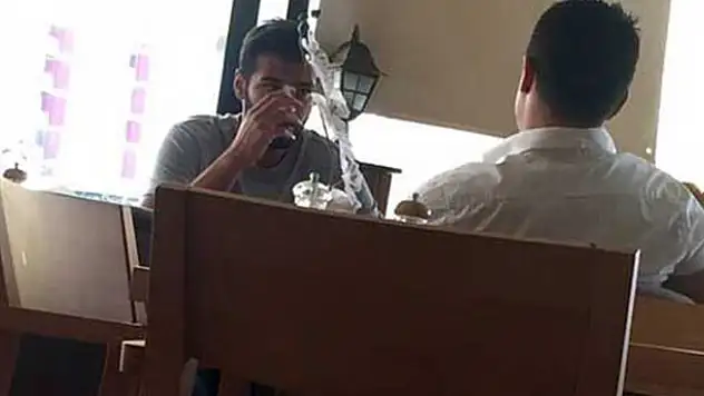 Konyasporlu Volkan sigara içerken yakalandı!