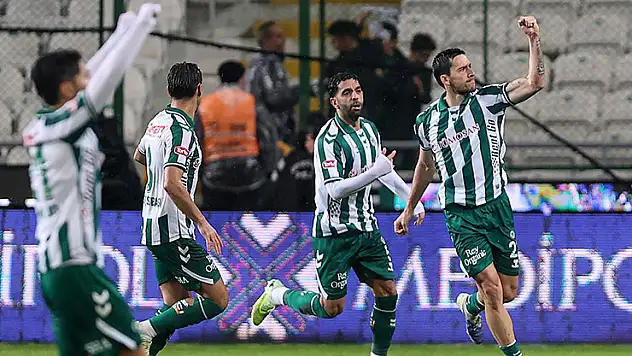 Konyaspor'un forveti: Gemiyi yüzdürmeye çalışıyoruz