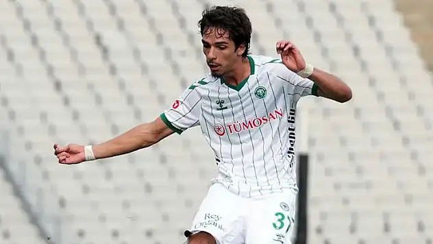 Konyaspor'un genç stoperi Batman'a transfer oldu