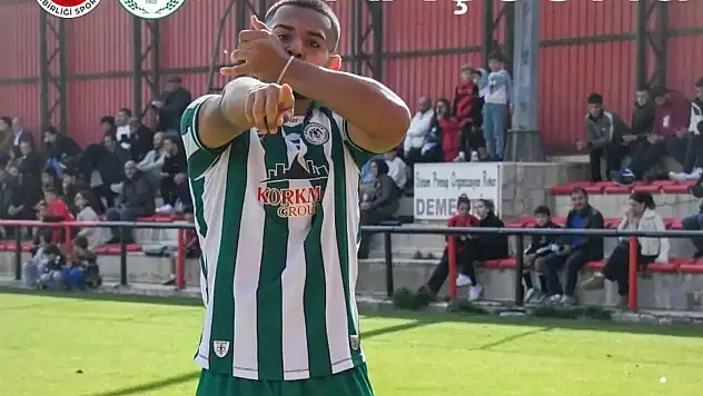 Konyaspor'un genç yeteneği profesyonel oldu