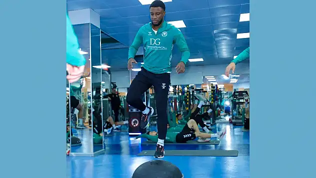 Konyaspor'un stoperi Bazoer: Sonunda döndüm!