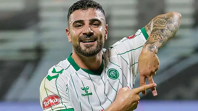 Konyaspor'un stoperi sahalara dönüyor