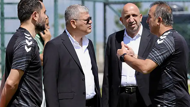 Konyaspor'un teknik patronu Recep Uçar, yönetimle görüşecek!