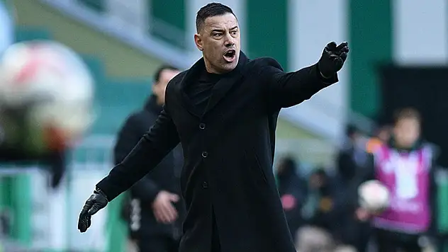 Konyaspor'un teknik patronundan Overmars çıkışı