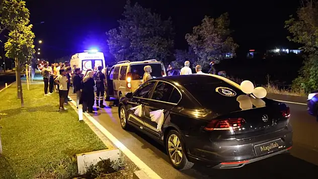 Köpeğe çarpmamak için duran araca, arakadan gelen araç çaptı: 2 yaralı
