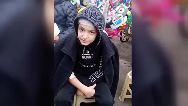 Köpeklerin saldırısında ağır yaralanan Tunahan 3 ay sonra ilk kez hastane bahçesinde

