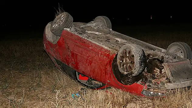 Köpekten kaçan sürücü otomobille takla attı: 2 yaralı