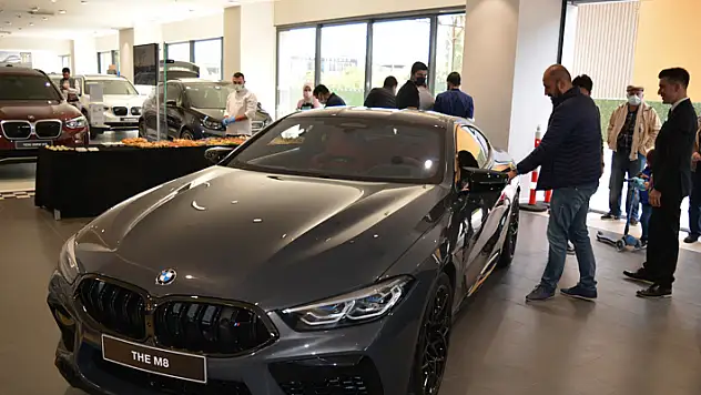 Köprülü Oto düzenlediği etkinlikte BMW'nin en lüks modellerini tanıttı
