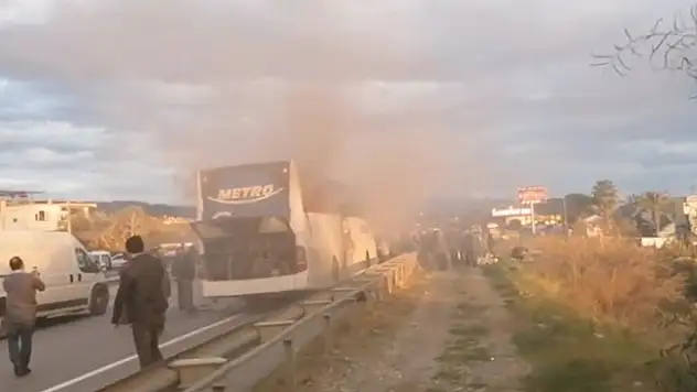 Korku dolu anlar! Konya'dan Antalya'ya giden otobüs alev aldı