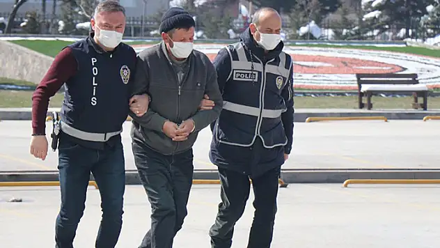 Korkunç olay! Otomobilini satmasına tepki gösteren eşini tabancayla bacağından vurdu
