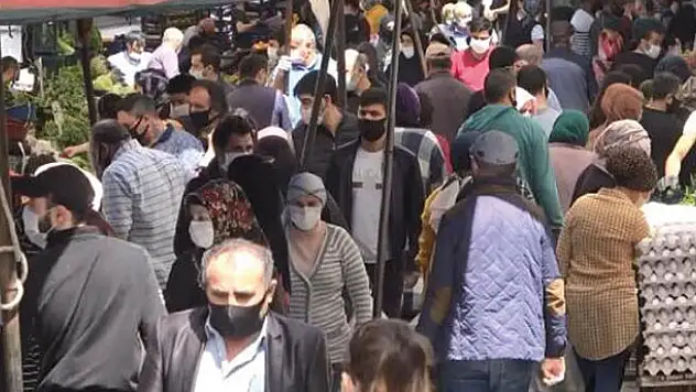 Koronavirüs vakalarında kritik artış! 2 bin endişesi: Böyle devam ederse yasaklar gelebilir