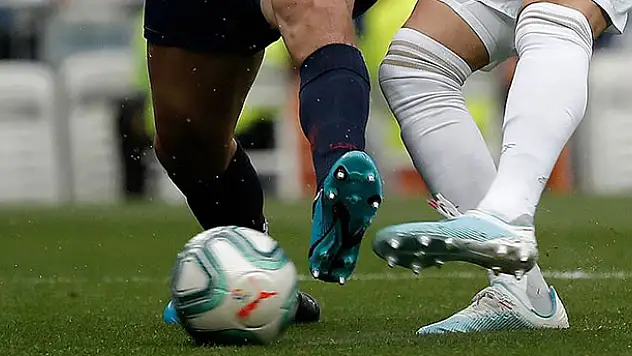 Koronavirüsten etkilenen 'futbol ekosisteminde' tartışma konusu astronomik harcamalar