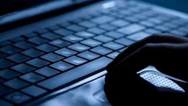Korsan film yayana 'yavaş internet' cezası!