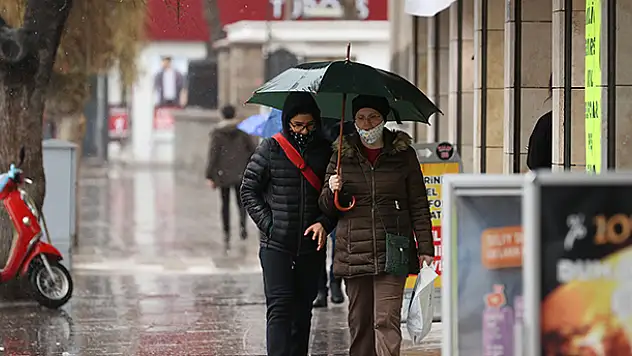 Kovid-19'da 'çok yüksek riskli' Konya'da tedbirlere uymayan vatandaşlar tepki çekiyor