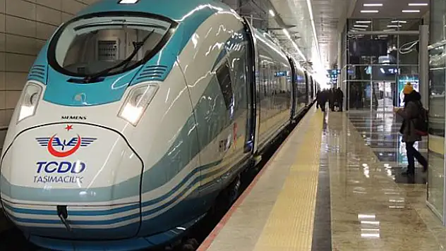 Kovid-19 nedeniyle durdurulan tren seferleri yeniden başladı
