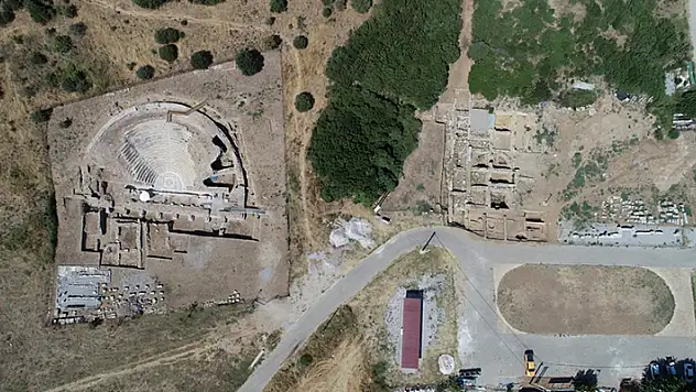 Köylülerin sandalye niyetine kullandığı yazıttan 'kehanet merkezi' detayı çıktı
