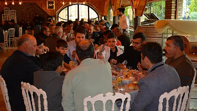 Kozan ve Aykurt ailelerinin mutlu günü