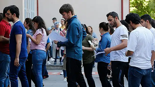 KPSS Alan Bilgisi 3. oturumu başladı