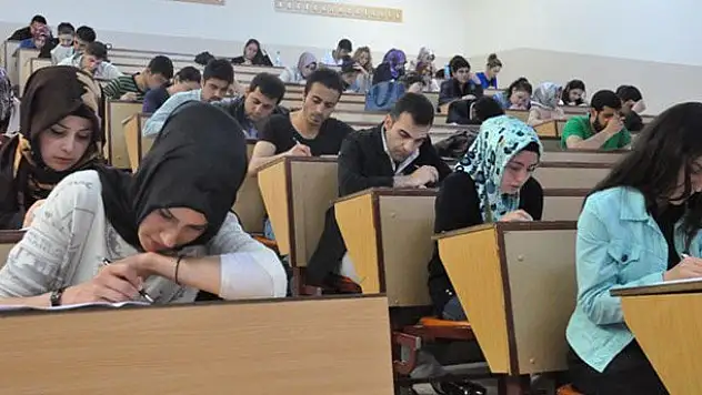 KPSS'de ilk oturum sona erdi