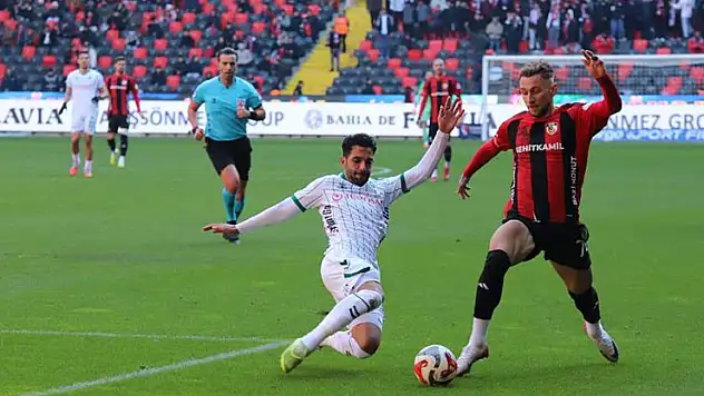 Kramer ayağının tozuyla attı, Konyaspor'u ipten aldı: 1-1