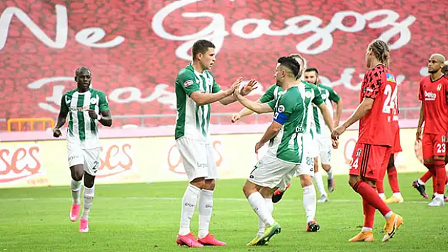Kravets kadrodan çıkarıldı