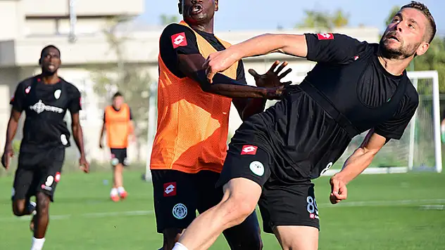 Kravets ve Miya yolcu 
