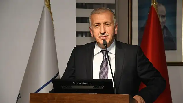 KSO Başkanı Büyükeğen'den ihracatın devlerine tebrik
