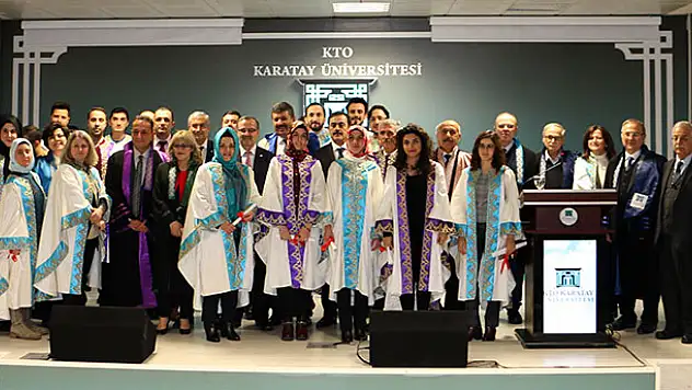 KTO Karatay'da Lisansüstü Mezuniyet Heyecanı
