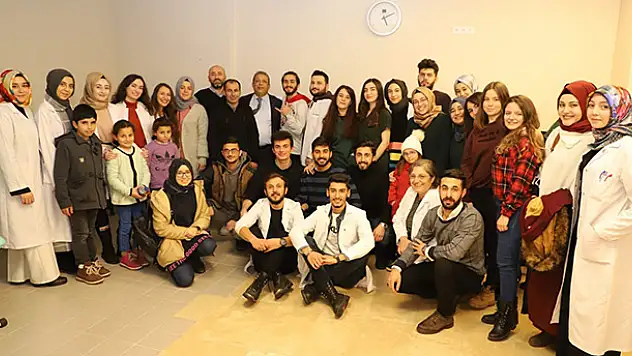KTO Karatay'dan işitme engelli ikiz kardeşlere yardım eli