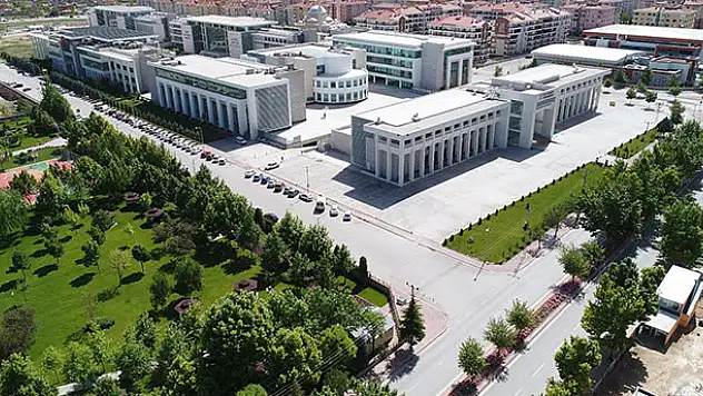 KTO Karatay, 'iş arayan değil, işte aranan mezunlar' yetiştiriyor