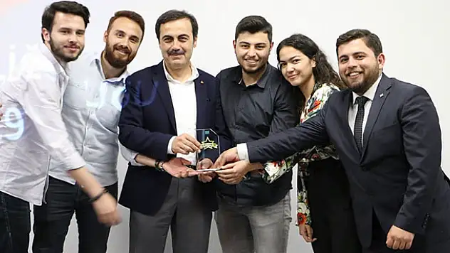 KTO Karatay Üniversitesi öğrenci topluluklarını ödüllendirdi