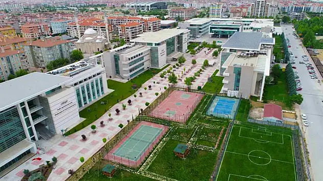 KTO Karatay Üniversitesi, YÖK'ten beş turuncu bayrak ödülü birden alarak 7. oldu
