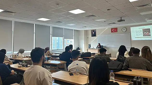 KTO Karatay Üniversitesinde, basın etiği konuşuldu