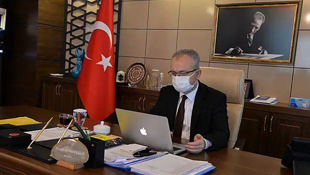 KTÜN Rektörü Prof. Dr. Babür Özçelik, AA'nın 'Yılın Fotoğrafları' oylamasına katıldı