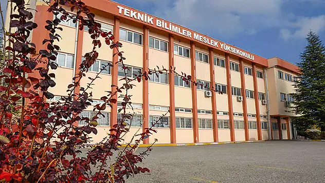 KTÜN Teknik Bilimler MYO'nun iki programı MEDEK tarafından akredite edildi