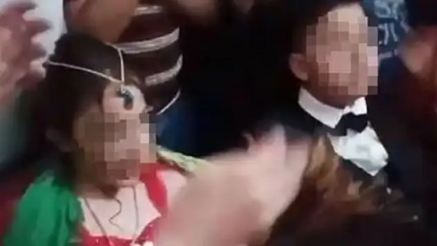 Küçük yaştaki çocukların nişan töreninde flaş gelişme!

