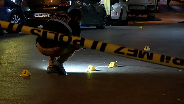 Küçükçekmece'de tartışmanın ardından kurşun yağdırdılar: 1'i ağır 2 yaralı