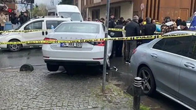 Küçükçekmece'de yolun karşısına geçmeye çalışan kadın hayatını kaybetti