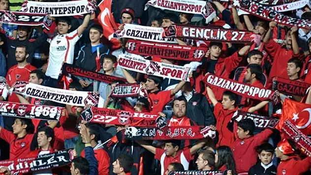 Küfür edince tribün kapandı