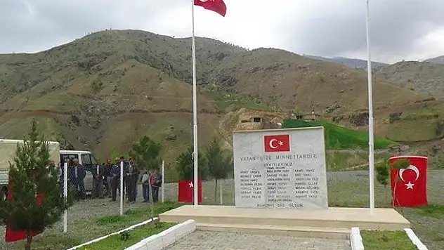 Kulp'ta şehit köy korucuları için anma töreni