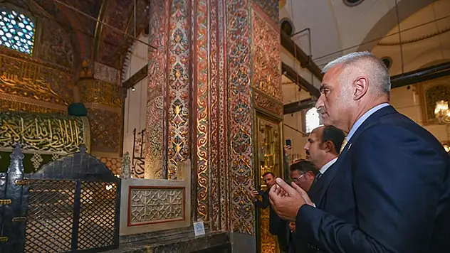 Kültür ve Turizm Bakanı Ersoy, Mevlana Müzesi'ni ziyaret etti