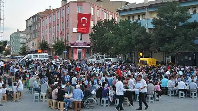 Kulu Belediyesinden 2 bin 500 kişiye iftar
