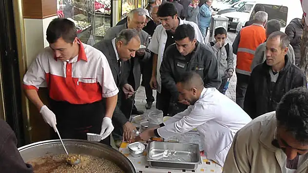 Kulu'da 2 bin kişiye aşure ikram edildi
