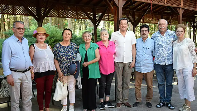 Kulu'da 52 yıl önce görev yapan emekli öğretmen, ilk öğrencileriyle bir araya geldi

