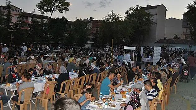 Kulu'da bin kişilik iftar verildi
