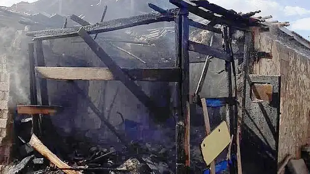 Kulu'da çıkan yangında ahır kullanılamaz hale geldi