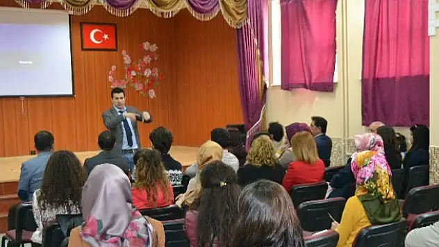 Kulu'da 'Dil Ve Konuşma Terapisi' Konulu Seminer